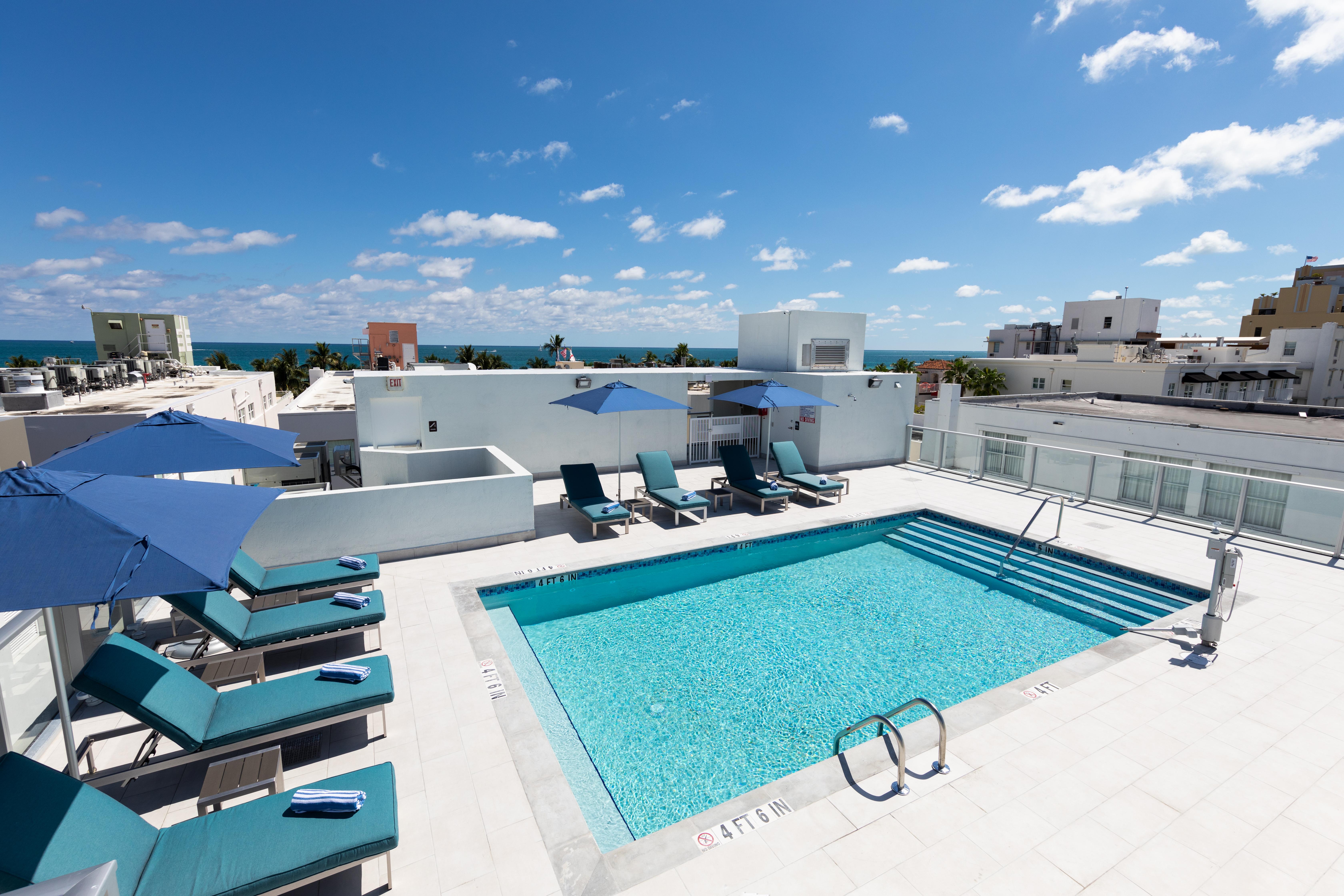 Penguin Hotel Маями Бийч Екстериор снимка